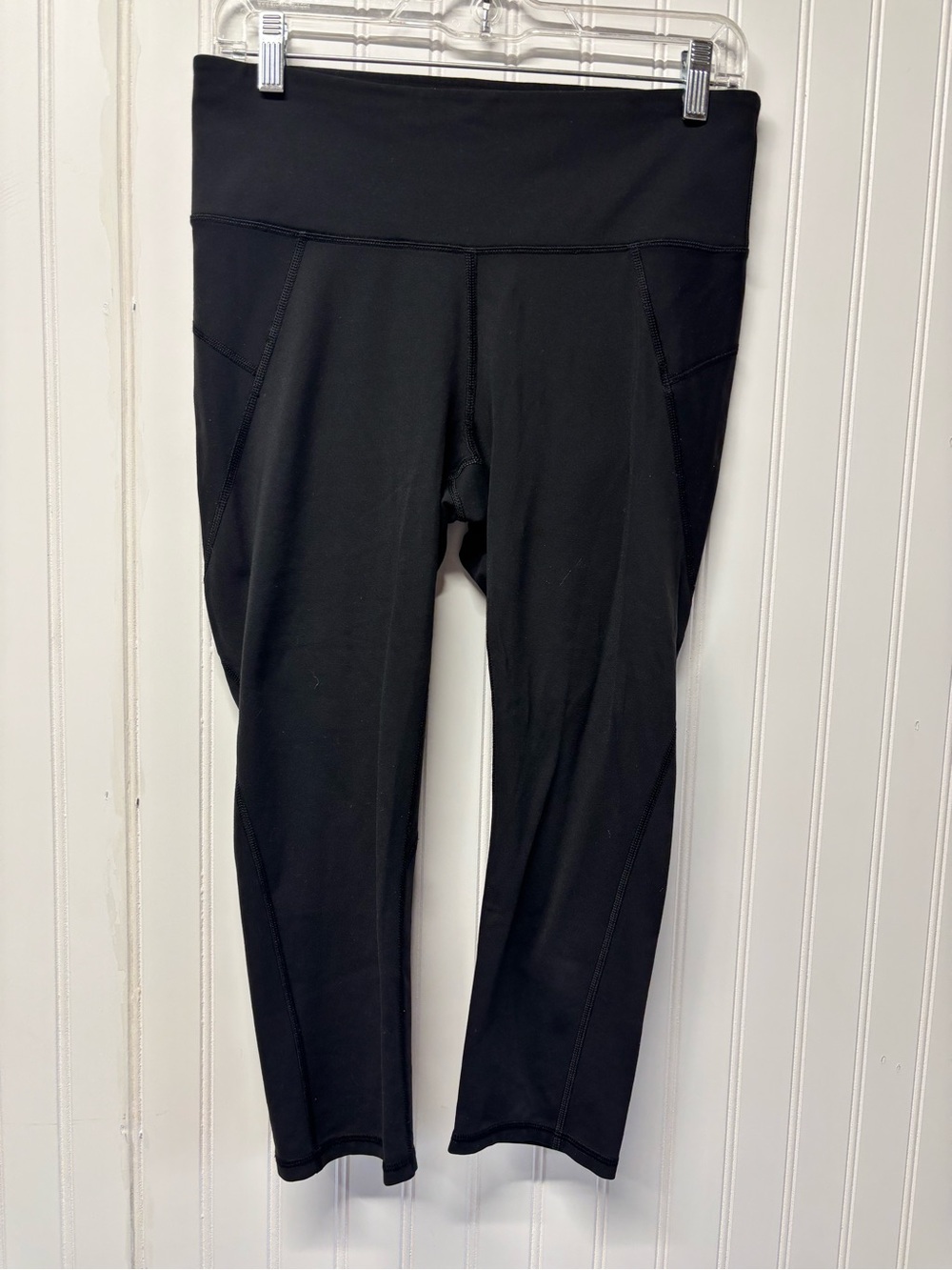 Athleta Sonic Black Reflective Capri Leggings Size Medium Black